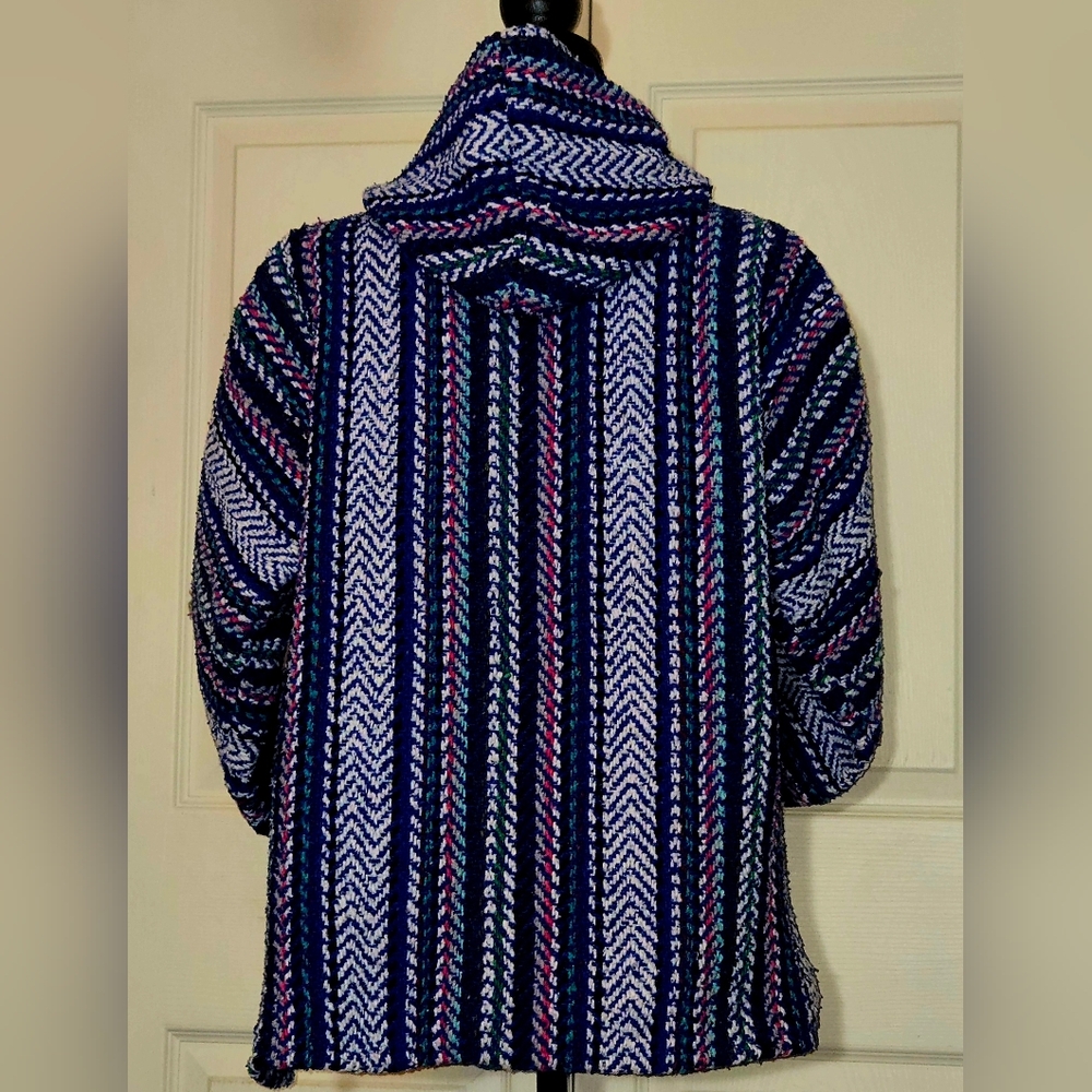 Women's Multicolor Patterned Hooded Jacket - Picture 4 of 9
